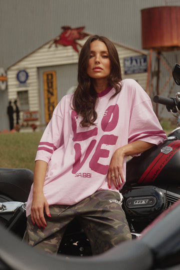 Sabbi - The Very Oversized Love Revolution in Pink