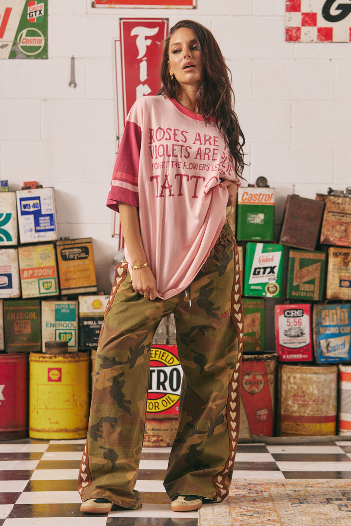 Sabbi - The Tattoo & Roses Tee in Pink