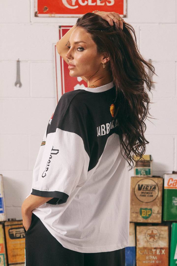 Sabbi - The Very Oversized Mermaid Racing Tee in Black