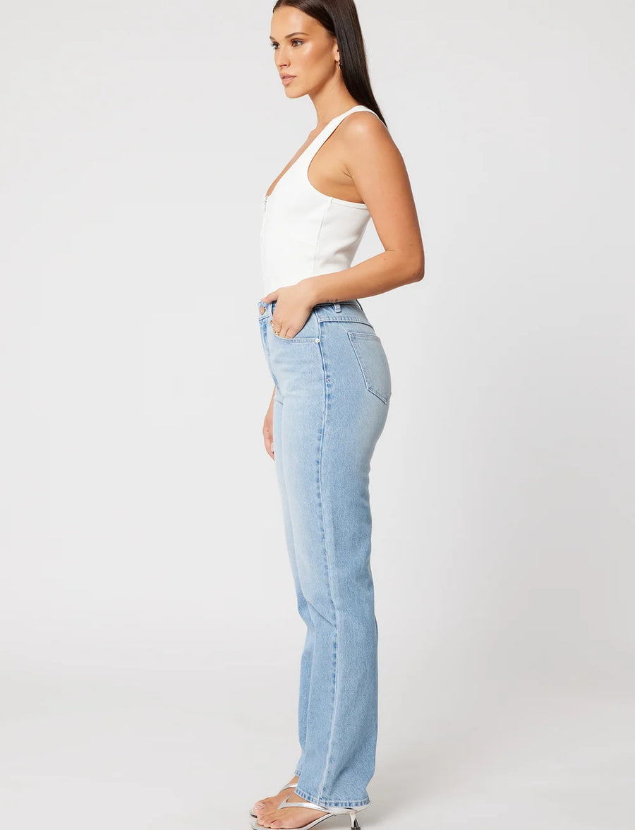 Abrand - 94 High Straight Jeans Gia in Light Vintage Blue