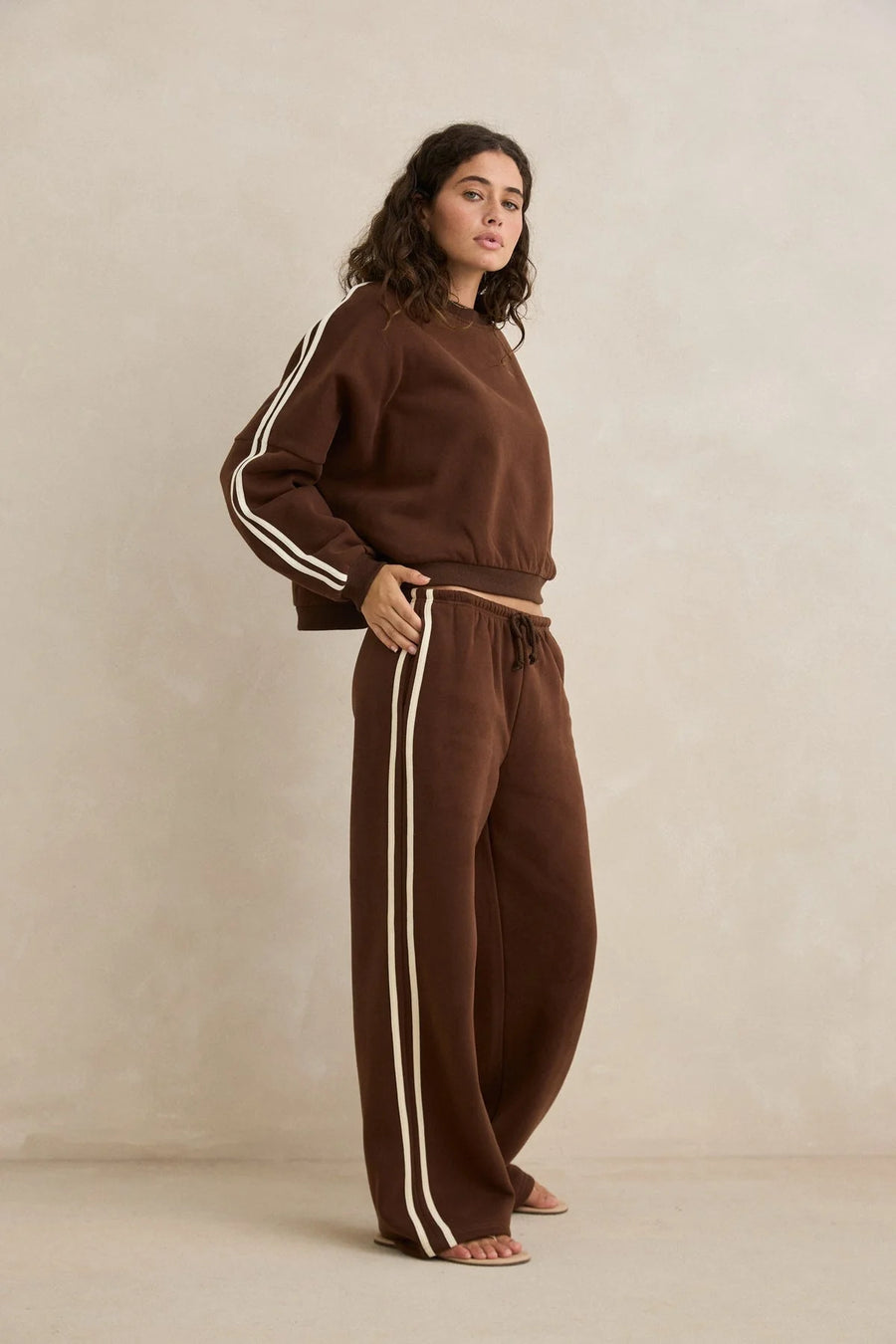 Rhythm - Contrast Sweatshirt in Brown
