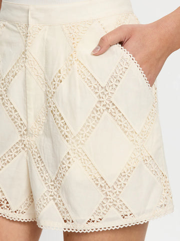 KIVARI - Izzy Short In Cream