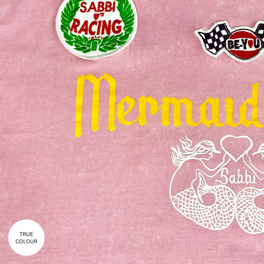 Sabbi - The Very Oversized Racing Badges Tee in Pink