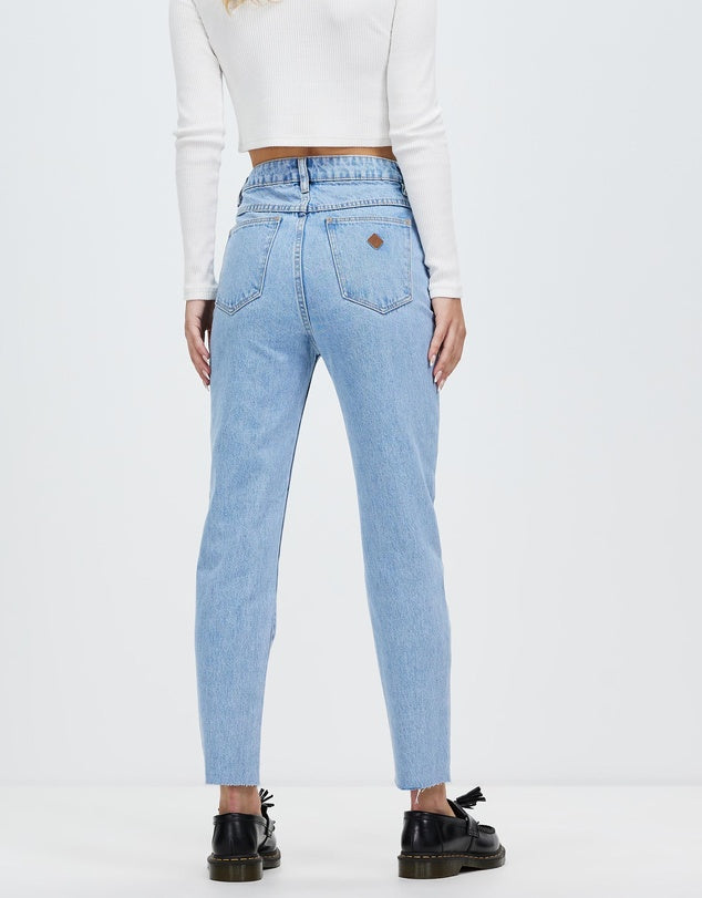 Abrand - 94 High Slim Jeans in Walkaway
