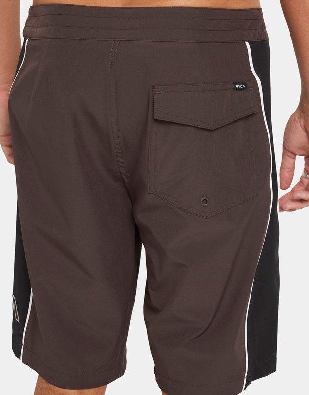 RVCA - Retract Trunk 2.0 Boardshort in Mocha