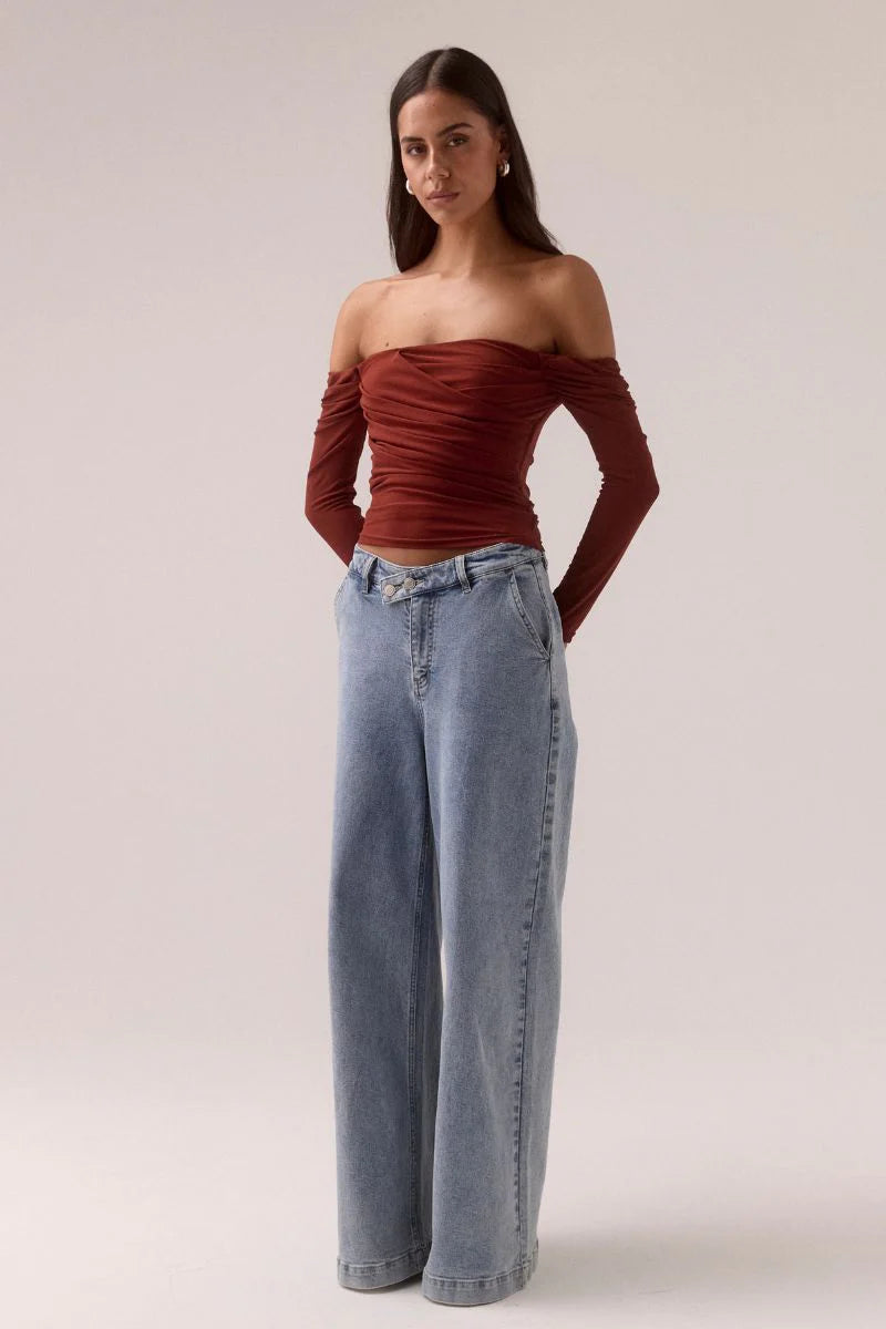 Sovere - Myriad Off Shoulder Top in Cinnamon