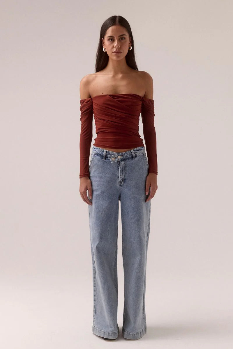 Sovere - Myriad Off Shoulder Top in Cinnamon