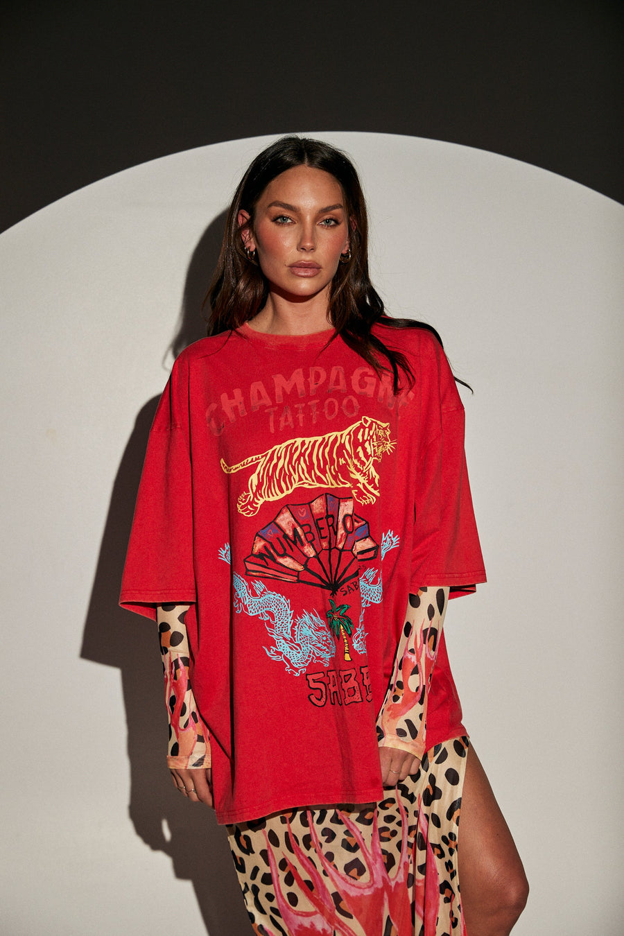 SABBI - Champagne Tattoo tee in Red